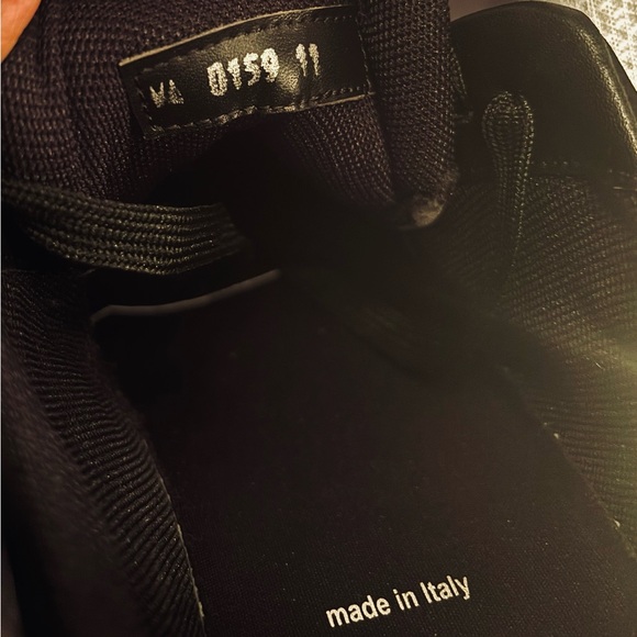 Louis Vuitton LV Trainers - Picture 7 of 7